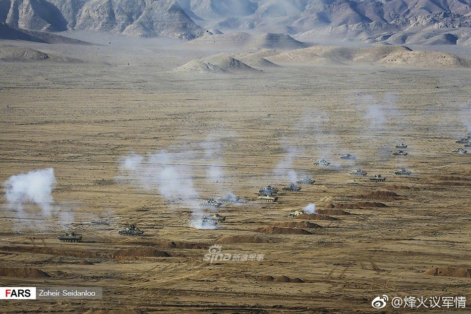 Ngoài ra, cuộc tập trận cũng có sự tham gia của các lực lượng khác với số lượng ít như lính dù, thông tin liên lạc, công binh kỹ thuật,... Nguồn ảnh: Sina.