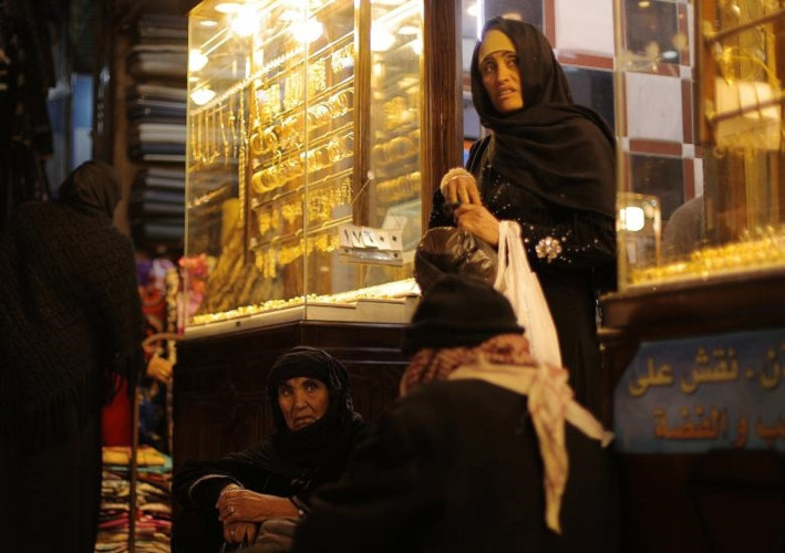 Một cửa hàng bán đồ trang sức ở Manbij.