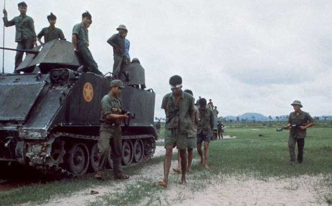 Vi sao Viet Nam chi can nua thang de thang hon 20 su doan Khmer Do?-Hinh-2