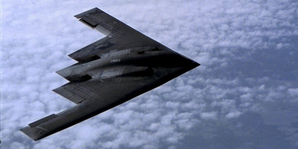 Nếu đặt B-2 Spirit ở Hawaii, loại máy bay này sẽ có tầm bao phủ gần như toàn bộ Thái Bình Dương vì khoảng cách từ Hawaii tới tận... Thượng Hải, Trung Quốc cũng chỉ khoảng 7000 km. Nguồn ảnh: Aviation.