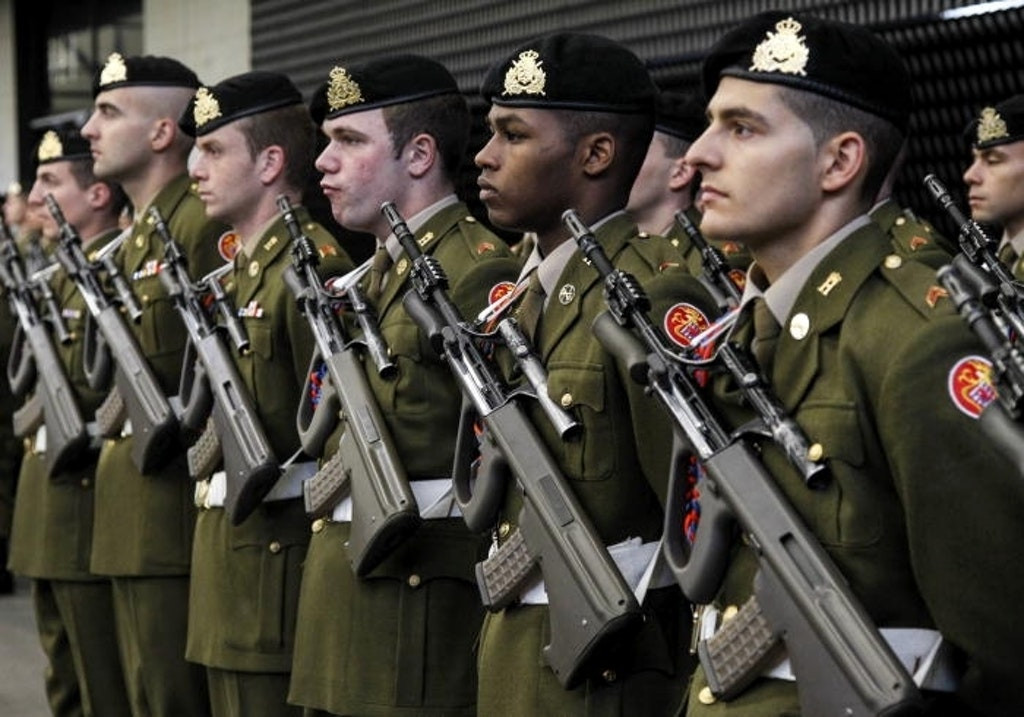 Đại công quốc Luxembourg có quân đội nhỏ nhất châu Âu cũng nhận lính đánh thuê người nước ngoài với điều kiện tuổi đời của người tình nguyện từ 18 tới 24 và là công dân thuộc các quốc gia châu Âu. Nguồn ảnh: Toplist.