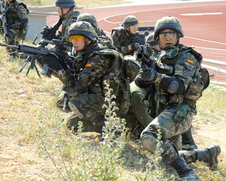 Quân đội Tây Ban Nha nhận lính đánh thuê có quốc tịch từ các quốc gia từng là thuộc địa của đất nước này (trừ Puerto Rico và Philippines). Nguồn ảnh: Toplist.