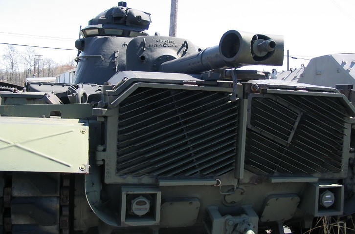 Tốc độ tối đa của xe lên tới 48 km/h nhưng do có trọng lượng quá lớn, loại xe tăng này thường khá chậm chạp và lề mề khi tham chiến ở Việt Nam. Nguồn ảnh: Archive.