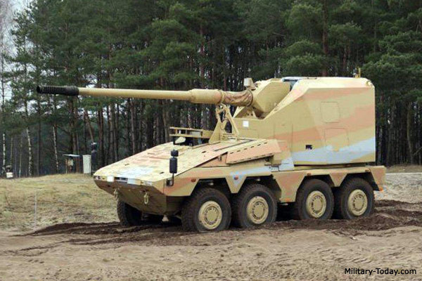 Được thiết kế dựa trên công nghệ của một khẩu pháo tự hành PzH 2000 được giới thiệu lần đầu tiên vào năm 2004 và đã được đưa vào sử dụng cho chiến đấu phục vụ cho Đức và một số quốc gia khác, khẩu pháo tự hành tự động này có hiệu năng chiến đấu được coi là tương đương PzH 2000. Nguồn ảnh: Military-today.