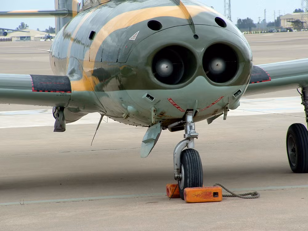 Phiên bản thử nghiệm đầu tiên của chiếc máy bay này được cất cánh thử lần đầu vào tháng 8/1955 và tới năm 1962, chiếc máy bay HA-220 sản xuất hàng loạt đầu tiên được cho ra đời. Nguồn ảnh: Primeportal.