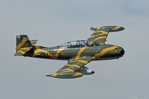 Về cơ bản, HA-200 có chiều dài thân 8,92 mét, sải cánh rộng 11,02 mét và có diện tích mặt cánh tổng cộng 17,4 mét vuông. Trọng lượng rỗng của chiếc máy bay này vào khoảng 1990 kg. Nguồn ảnh: Primeportal.