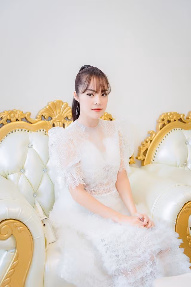 Duong Cam Lynh tam su chuyen vo mong cuoc tinh voi dai gia