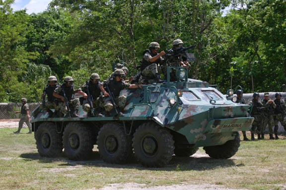 Trong khi đó, số lượng xe chiến đấu bộ binh và xe bọc thép chở quân lại lên tới gần 700 chiếc. Sở dĩ Mexico trang bị nhiều loại xe này do đây là l loại phương tiện cực kỳ thích hợp cho việc càn quét... các băng đảng buôn ma tuý vốn thường chỉ được trang bị súng hạng nhẹ. Nguồn ảnh: GFP.