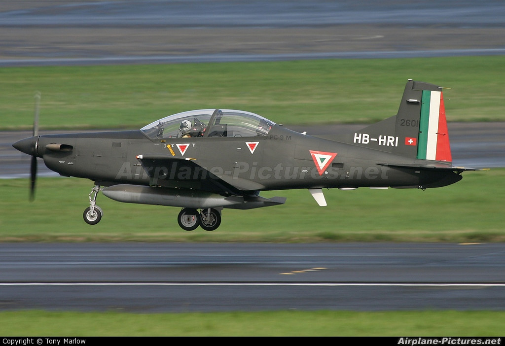 Ngoài ra, các loại máy bay cường kích và các loại máy bay hạng nhẹ/huấn luyện cũng là một lực lượng cực kỳ quan trọng của quân đội nước này trong cuộc chiến chống ma tuý. Nguồn ảnh: Airplane.