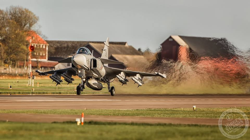 Chiếc máy bay này có sải cánh chỉ 8,4 mét - nghĩa là có thể hạ cánh ở bất cứ đoạn đường cao tốc nào ở châu Âu một cách dễ dàng. Nguồn ảnh: WOS.