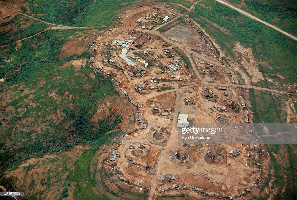 Với đặc điểm độ cao trung bình lớn, các căn cứ quân sự của Mỹ cũng mọc lên như nấm trên Tây Nguyên với các nhiệm vụ chính là truyền tin, yểm trợ không quân, yểm trợ pháo binh hay đơn giản chỉ là chặn đường tiến quân của quân đội ta. Nguồn ảnh: Gettyimg.