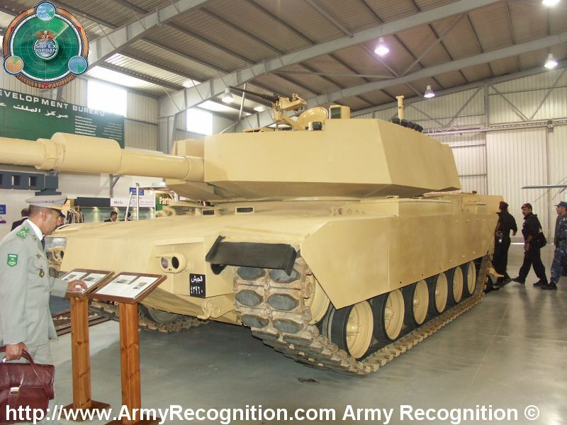 M60 Phoenix được trang bị hệ thống điều khiển hỏa lực kỹ thuật số tích hợp của Raytheon. Nó đã cải thiện xác suất trúng mục tiêu ngay phát bắn đầu tiên thay vì phải căn chỉnh qua nhiều phát bắn như thông thường.