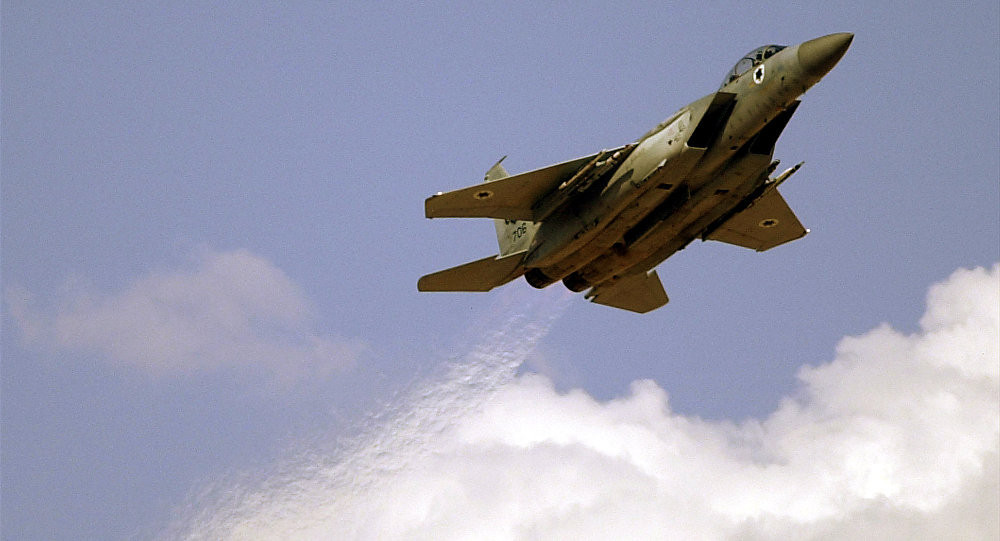 Ngày 7/1 vừa qua, một vụ tai nạn hy hữu đã xảy ra với chiến đấu cơ F-15 của Không quân Israel khi chiếc chiến đấu cơ này bất chợt bị tung nắp buồng lái khi đang thực hiện một chuyến bay huấn luyện. Nguồn ảnh: Sputnik.