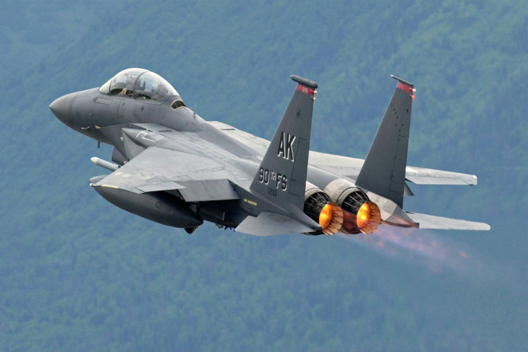 Số lượng F-35 được Không quân Mỹ trang bị thêm vào biên chế dường như chỉ để lực lượng này bố trí trong các căn cứ nước ngoài, gây áp lực với các cường quốc khác trên thế giới. Nguồn ảnh: USAF.