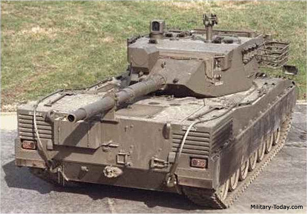 Xe tăng được trang bị hệ thống điều khiển hỏa lực có thiết bị đo xa bằng laser cũng như hệ thống tầm nhìn qua mái ổn định cho chỉ huy. Nguồn ảnh: Military-today.