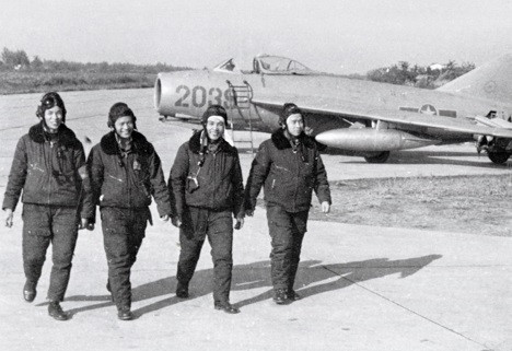 Tuy nhiên trong Chiến tranh Việt Nam, MiG-17 ít khi được tham chiến do thời gian MiG-17 được phục vụ trong biên chế của Không quân Việt Nam vào giai đoạn Không quân Mỹ chưa mở rộng đánh phá miền Bắc. Nguồn ảnh: Fotoreport.