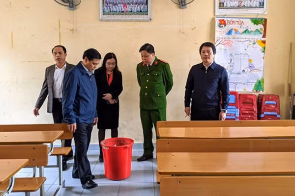 Lo la phong dich virus corona, nu hieu truong Hai Phong bi de nghi chuyen cong tac