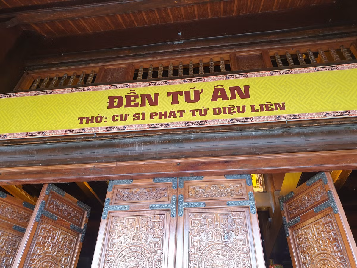 Dai gia Xuan Truong co “choi troi” khi dua vo vao tho den Tu An chua Tam Chuc?