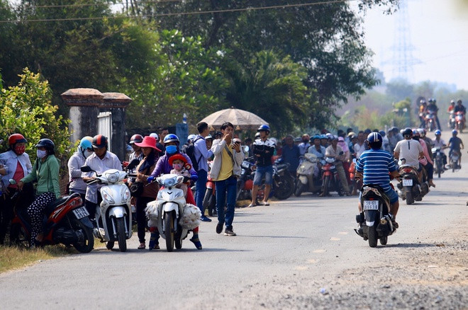 Do xo di xem bat ke xa sung soi bac 4 nguoi chet: Dan Viet dang lieu mang?