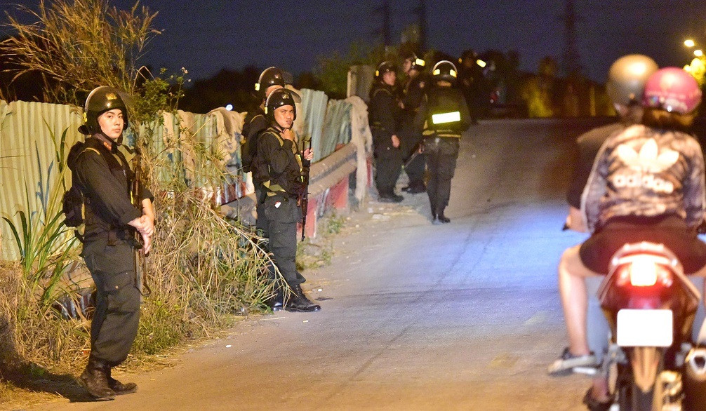 Ngay khi xảy ra vụ án mạng, Lực lượng công an đã huy động hàng trăm cảnh sát có vũ trang bao vây rừng cây ở xã Trung An, huyện Củ Chi (TP.HCM) để bắt Tuấn khỉ. Ảnh Zing.