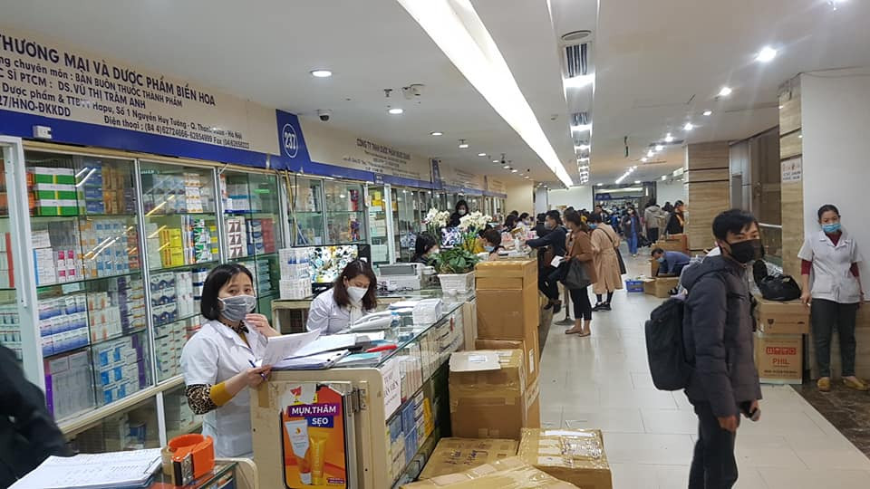 Theo thông tin từ Tổng cục Quản lý thị trường cho biết, trong 2 ngày 1-2/2, lực lượng quản lý thị trường trên cả nước đã xử phạt 85 trường hợp vi phạm về tăng giá bán khẩu trang quá mức với tổng số tiền xử phạt 88,7 triệu đồng.