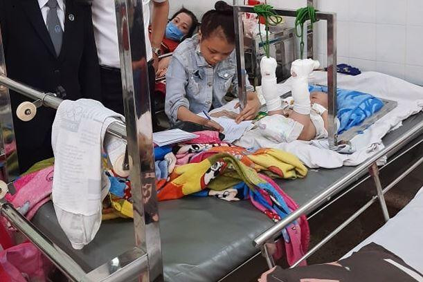 Nghi be 4 thang bi bao hanh xuat huyet nao, gay chan: Cha ruot hay...ac thu?