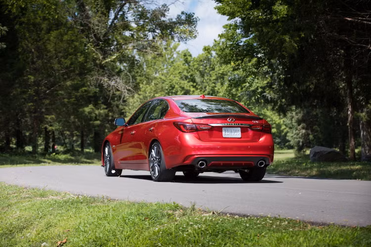 Ngoài ra, chiếc xe sẽ còn có một phiên bản với hệ động lực xăng/điện hybrid, kết hợp giữa động cơ xăng 3.5l nạp khí tự nhiên và mô-tơ điện để đạt tổng công suất 360 mã lực. Mọi phiên bản đều sẽ đi kèm với hộp số tự động 7 cấp.