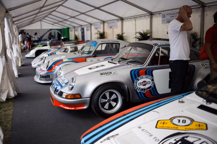 Với dàn xe "khủng" nhất Thế giới và sự cởi mở của mình, hàng năm lễ hội tốc độ Goodwood lại thu hút sự chú ý của những người yêu xe và khách du lịch từ khắp nơi trên Thế giới.