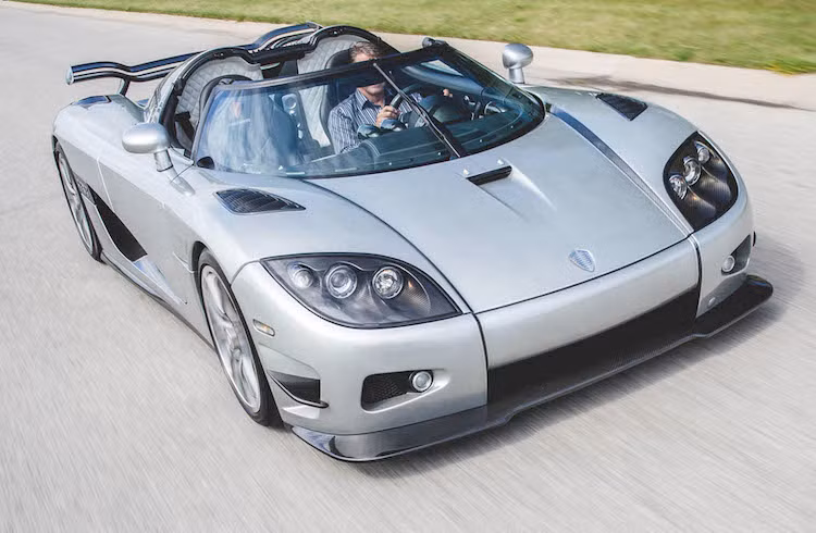 Giống như nhiều chiếc xe khác trong bộ sưu tập của Floyd Mayweather, chiếc Koenigsegg Trevita cũng được anh đặt hàng qua showroom Fusion Motors tại Mỹ. Được biết anh đã phải bỏ ra tới 4,8 triệu USD (tương đương hơn 110 tỷ đồng) để có thể "rinh" chiếc xe này về nhà.