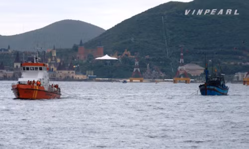 Cuu nan thanh cong tau ca gap nan tren bien trong tam bao