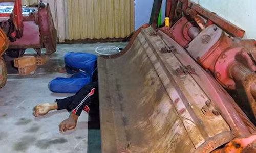 Thanh nien net po xe may va chui the bi danh chet trong dem