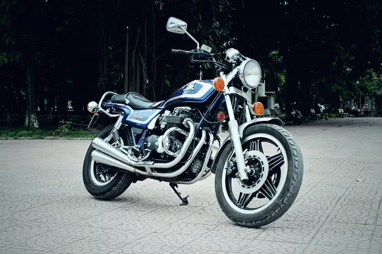 Ra đời vào cuối thời kỳ động cơ SOHC, CB650LC được coi là phiên bản hội tụ đầy đủ những "tinh hoa" của các đời CB650 trước đó, đồng thời khắc phục mọi nhược điểm trước đây. Ngoài ra, nằm ở giai đoạn "giao thời" giữa CB650 SOHC và CB650SC với động cơ DOHC, chiếc xe cũng có một số chi tiết giống các "đàn em" sau này.