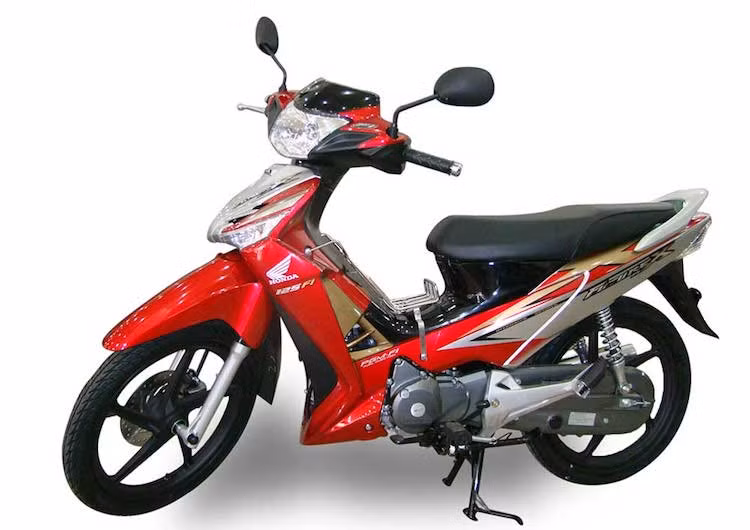Dòng xe thứ 2 bị Honda chính thức "khai tử" trong năm nay là Honda Future X. Trên thực tế, "cái chết" của Future X đã chính thức diễn ra từ tháng 12/2016 khi Honda ngừng dây chuyền sản xuất dòng xe này. Future X ra mắt lần đầu vào năm 2010 và được coi là phiên bản nâng cấp lớn của chiếc Future Neo 125 trước đó.