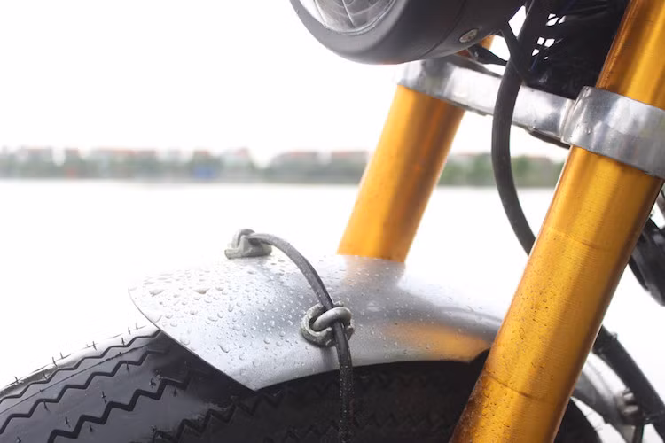 Nhiều chi tiết trên xe được thợ độ xử lý bằng tay.