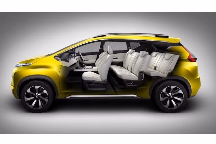 Tuy nhiên, 100% những chi tiết này sẽ được thay bằng vải nỉ và nhựa cứng rẻ tiền khi phiên bản sản xuất Expander ra mắt. Mặc dù vậy, nội thất trên Expander chắc chắn sẽ có 3 hàng ghế và 7 chỗ ngồi, cùng với khả năng bố trí các ghế ngồi một cách linh hoạt như trên phiên bản XM concept.