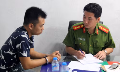 Gan 100 canh sat pha soi bac da ga qua mang o Sai Gon-Hinh-3