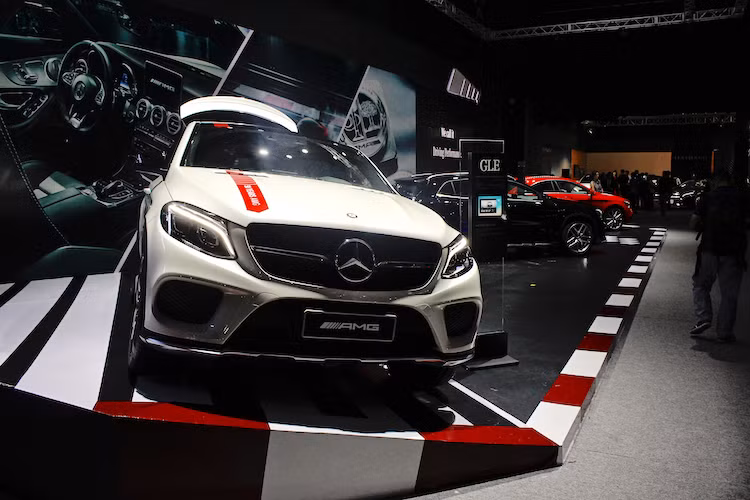 Được thành lập vào năm 1960, AMG đã chính thức trở thành một phần của Mercedes vào năm 2005. Ngày nay, gần như mọi dòng xe của Mercedes đều có ít nhất một phiên bản thể thao AMG. Tại Mercedes Fascination 2017, Mercedes Việt Nam cũng đã đem tới 2 chiếc GLE và C43 AMG Coupe, bên cạnh dòng CLA 45.