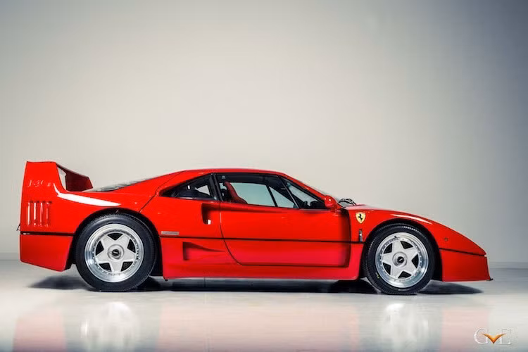 Trước khi 288 GTO được xuất xưởng, các xe trong nhóm B được dừng sản xuất và cho khai tử. Việc phát triển mẫu 288 GTO tiến triển rất tốt nhưng không may cho hãng siêu xe Ferrari, khi các tiêu chuẩn về xe đua thay đổi, dường như Ferrari 288 GTO không đáp ứng được các tiêu chí này. Chiếc xe của họ không được Liên đoàn xe hơi Quốc tế (FIA) chấp nhận tại giải đua.