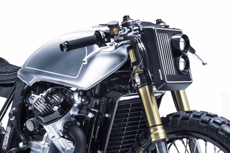 Toàn bộ khối động cơ V-Twin làm mát bằng nước và khung “xương sống” bên dưới lộ diện.