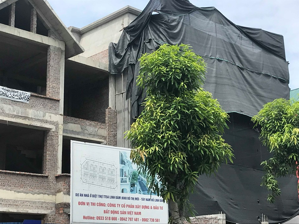 Biet thu Tay Nam Linh Dam: Nhieu cong trinh vuot tang, pha vo quy hoach