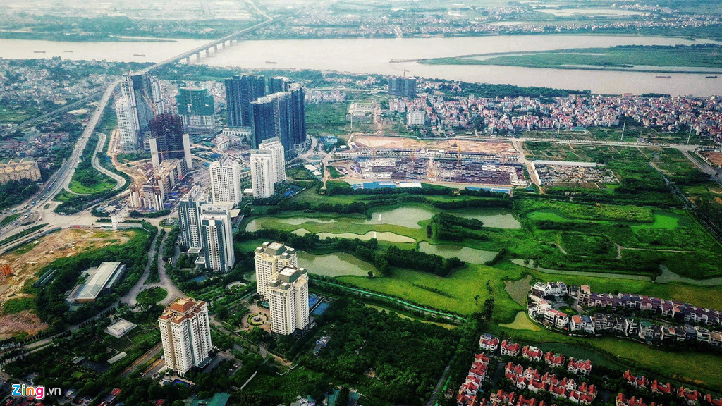 Trong tương lai dự kiến khu Ciputra cũng sẽ được hưởng lợi từ trục đường Nguyễn Văn Huyên kéo dài. Những năm gần đây, nhiều chung cư cao tầng đang mọc lên ngày càng nhiều ở Ciputra và bán với giá đắt đỏ từ 60-70 triệu đồng/m2.