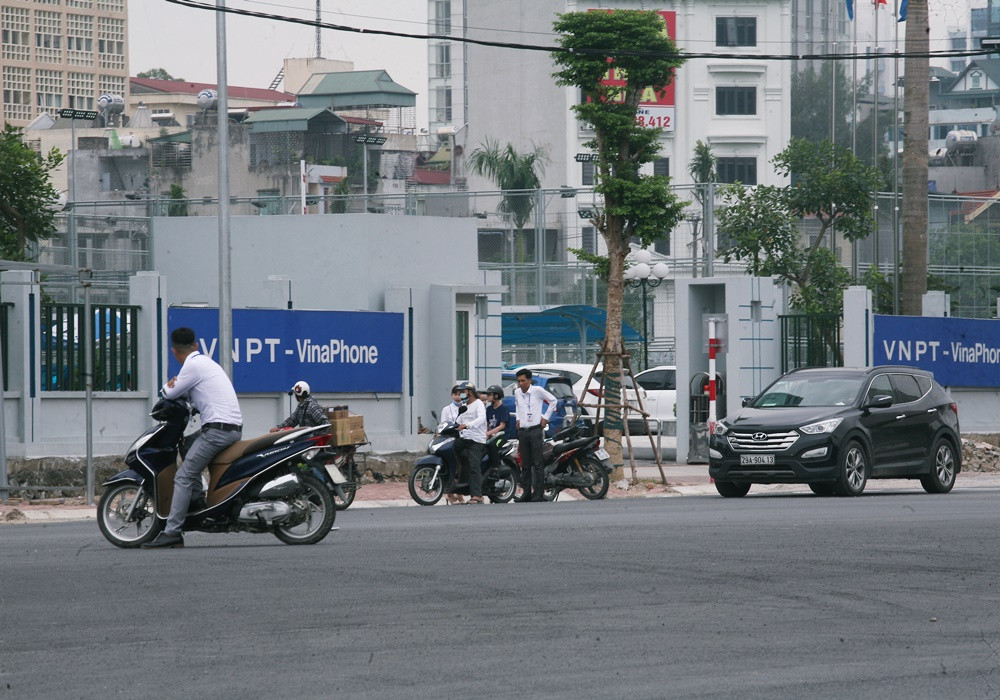 Thị trường địa ốc quanh tuyến đường Nguyễn Văn Huyên kéo dài đang rất nhộn nhịp.