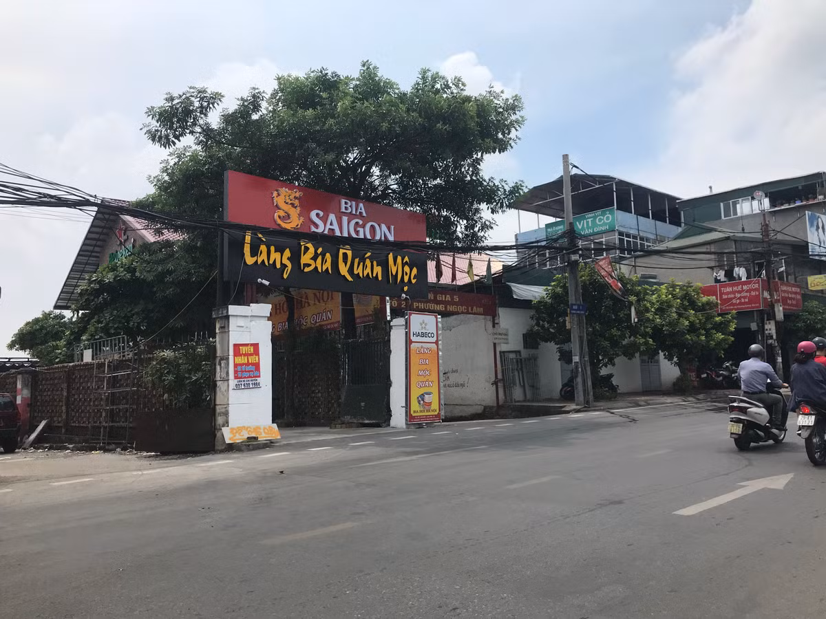 “Qua mat” phuong, quan nhau xay dung tren hanh lang thoat lu song Hong?