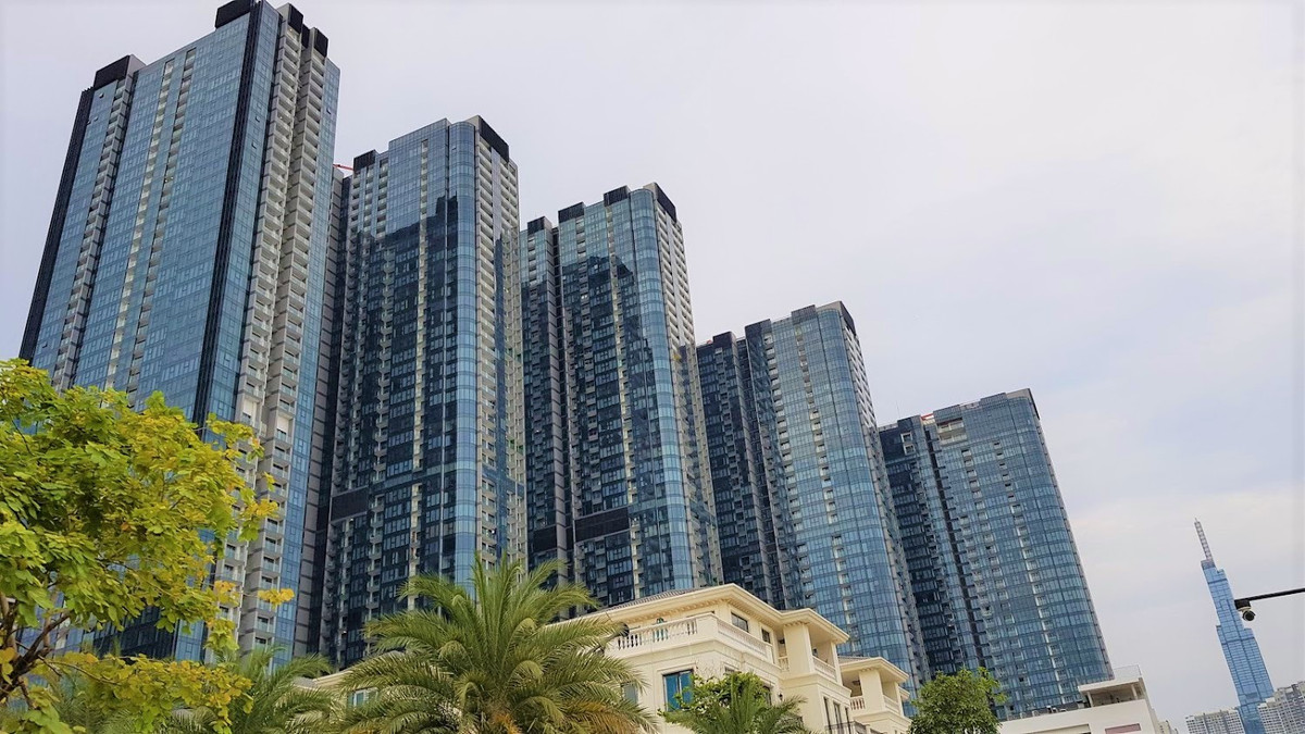 Dự án gồm 5 block cao tầng đã được hoàn thiện cùng 63 biệt thự ven sông.