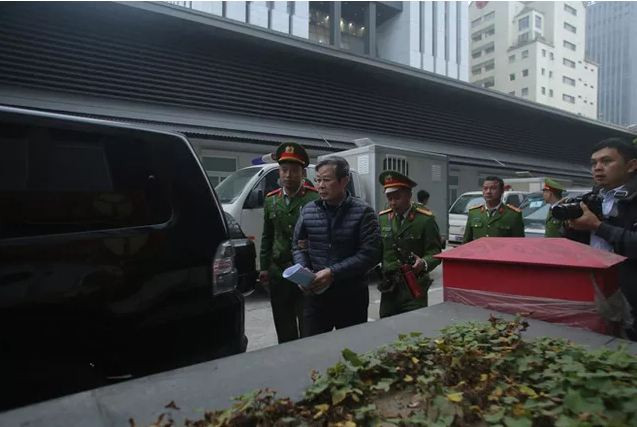 Quá trình chỉ đạo và thực hiện dự án, các bị cáo Nguyễn Bắc Son, Trương Minh Tuấn, Lê Nam Trà, Cao Duy Hải biết rõ những vi phạm trong quá trình thực hiện dự án nhưng với quyền hạn của mình và vì mục đích khác nhau các bị cáo đã quyết liệt thực hiện để thúc đẩy việc mua bán AVG được nhanh chóng mang lại lợi ích cho Phạm Nhật Vũ và các cổ đông AVG. (Ảnh: CAND).