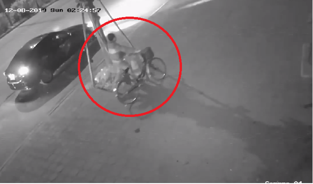 Nghi an o to 4 cho dam cu ba tu vong, tai xe xoa dau vet dung hien truong gia