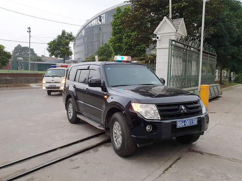 Nhưng Phạm Thị Phương Anh cùng Ban Tổng giám đốc vẫn ký Báo cáo số 5054/MobiFone ngày 14/9/2015 trình HĐTV; cùng Ban Tổng giám đốc ký Quyển dự án để HĐTV trình Bộ TTTT xem xét, phê duyệt dự án.