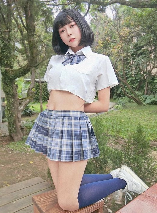 Lần xuất hiện trong đồ tập quá ngắn, bó chặt cơ thể này, Triệu Vũ Kiều có vẻ như đã đánh mất thiện cảm của khá nhiều người.