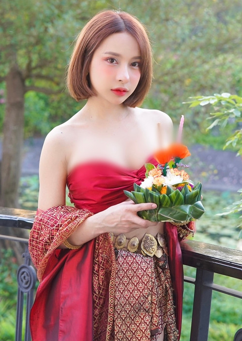 Về vấn đề này, hot girl Thanaporn Onseng vẫn giữ thái độ im lặng, cô chỉ úp mở nói rằng, nếu có dự án mới, cô sẽ sớm công bố với người hâm mộ.