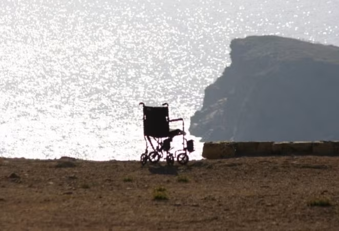 Mệt mỏi vì chăm vợ 40 năm, chồng làm điều kinh hãi Met moi vi cham vo 40 nam, chong lam dieu kinh hai